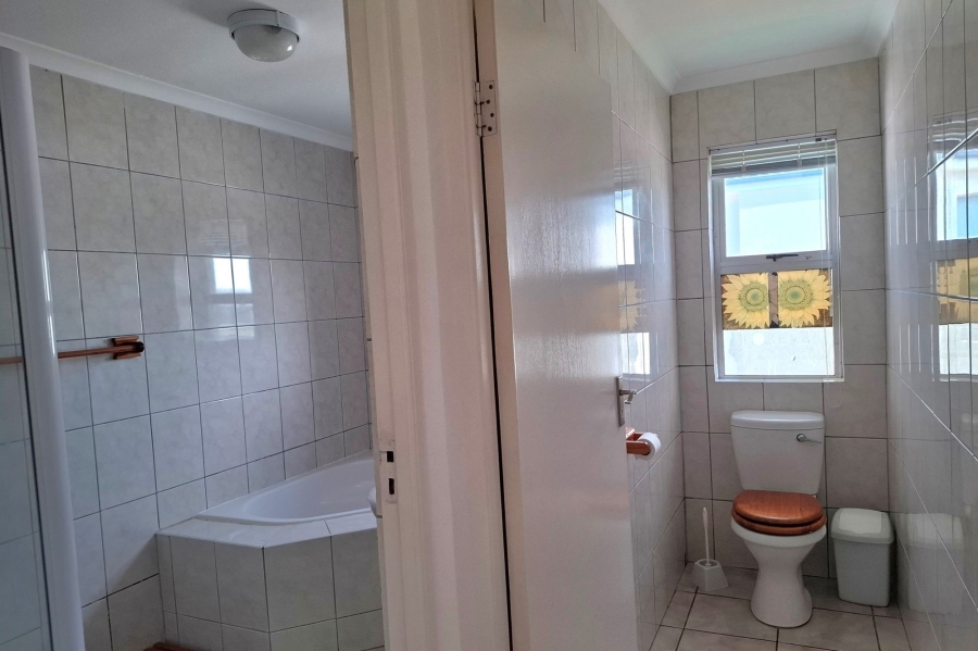 5 Bedroom Property for Sale in Bettys Bay Western Cape